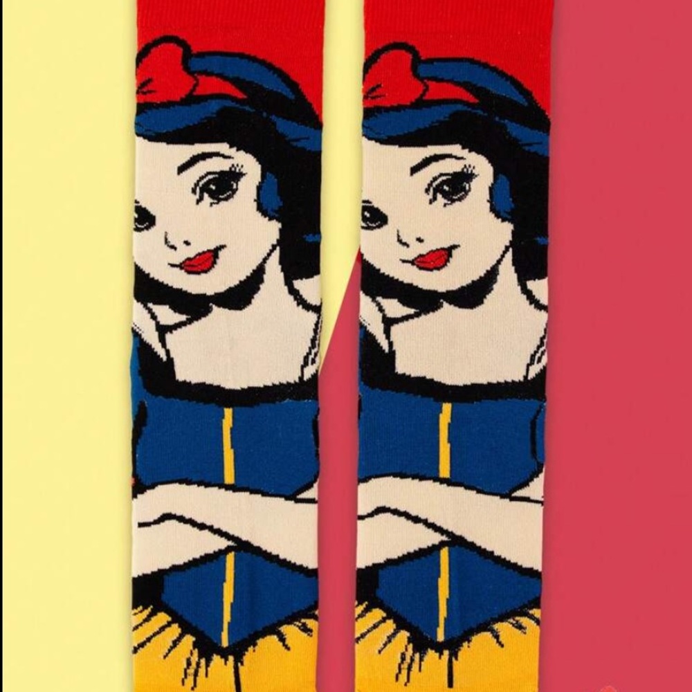 Snow White Socks - Picture 3 of 10